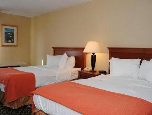 Ramada Mystic Hotel Exterior foto